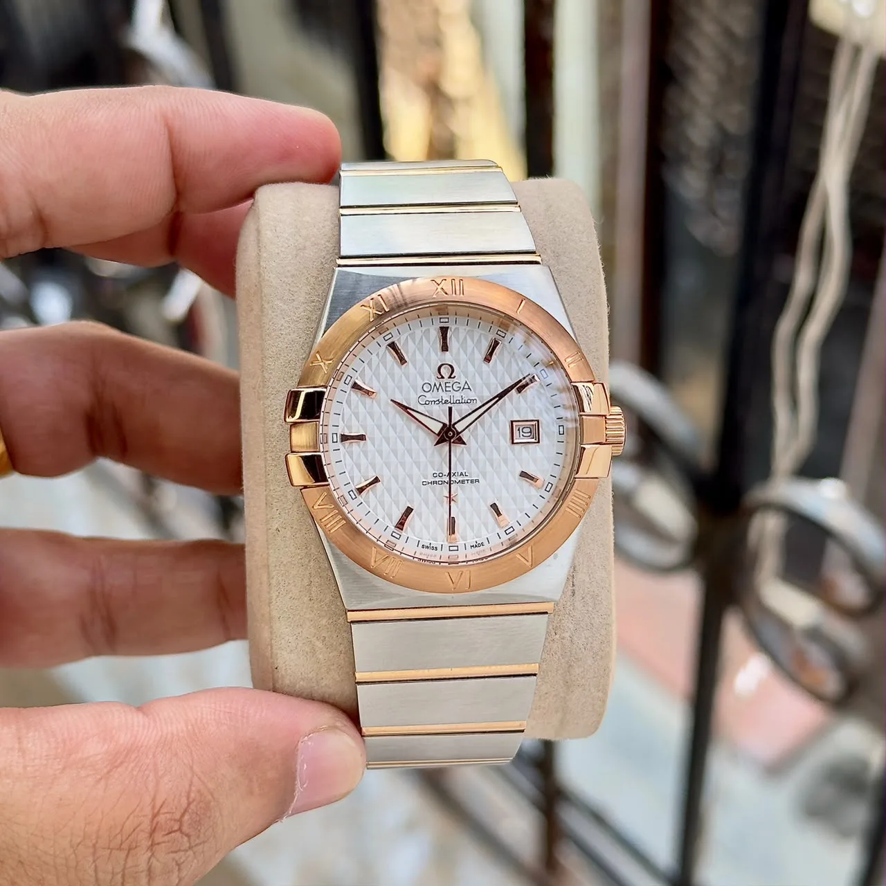 Omega Constellation White Textured Dial - Image 4